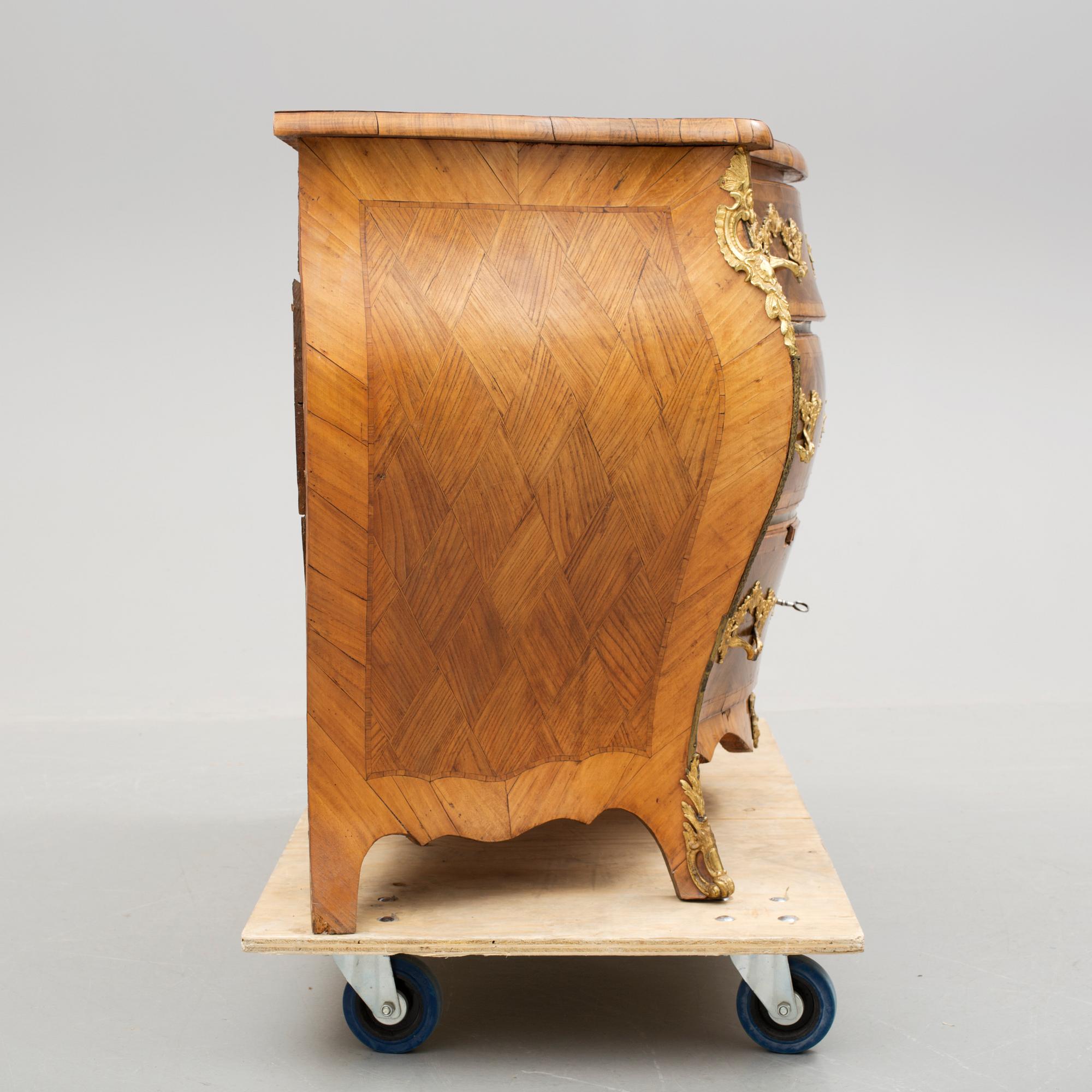 BYRÅ, rokoko, 1700-tal.