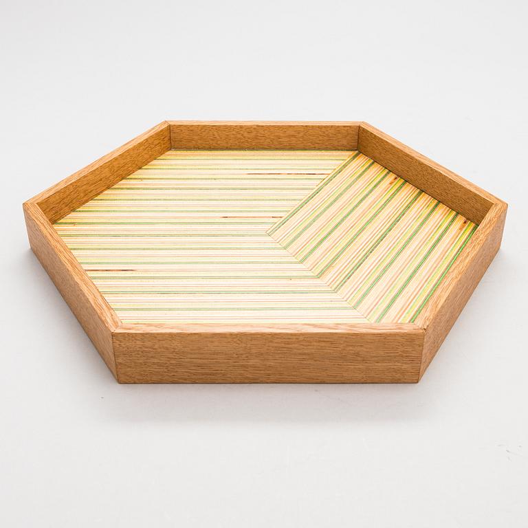 ALEKSI PUUSTINEN, BRICKA, "Hexagon Tray", signerad.