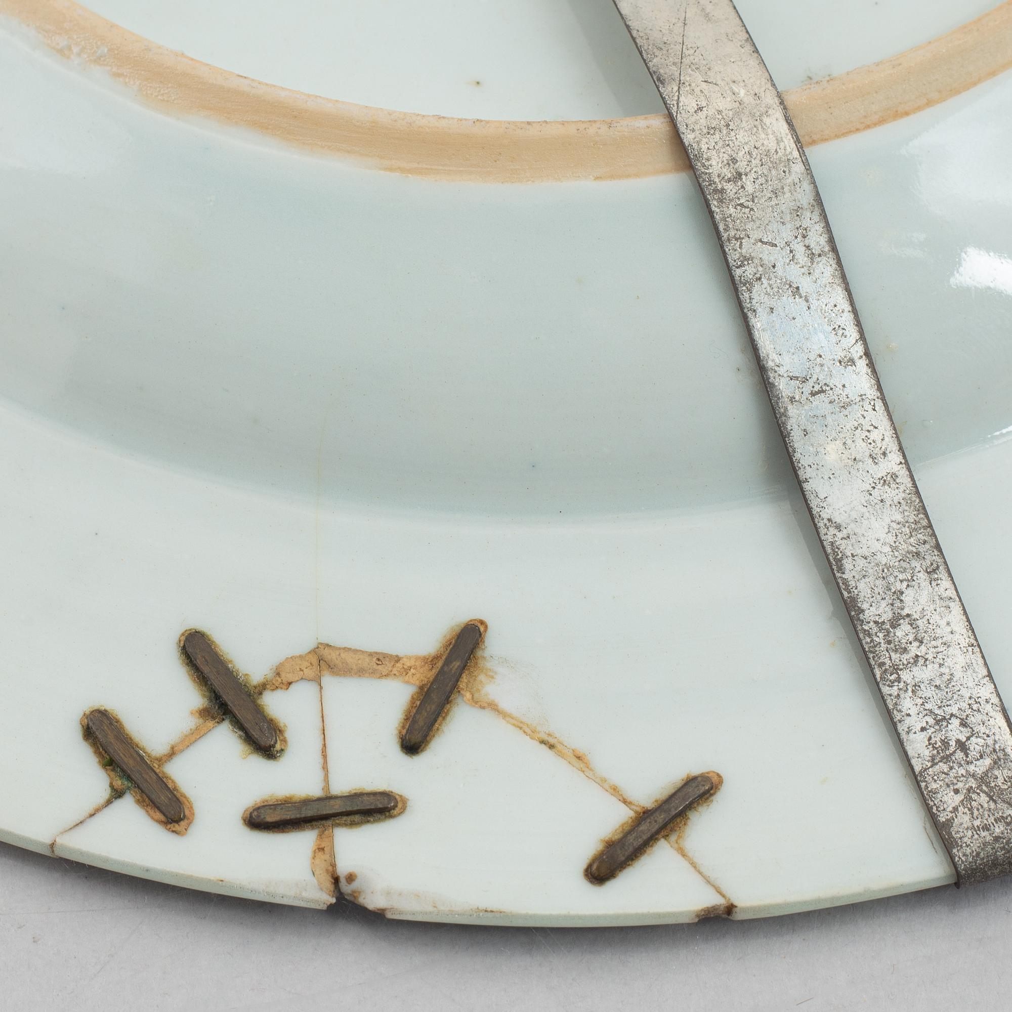 A pair of famille rose double peacock dishes, Qing dynasty, 18th century.