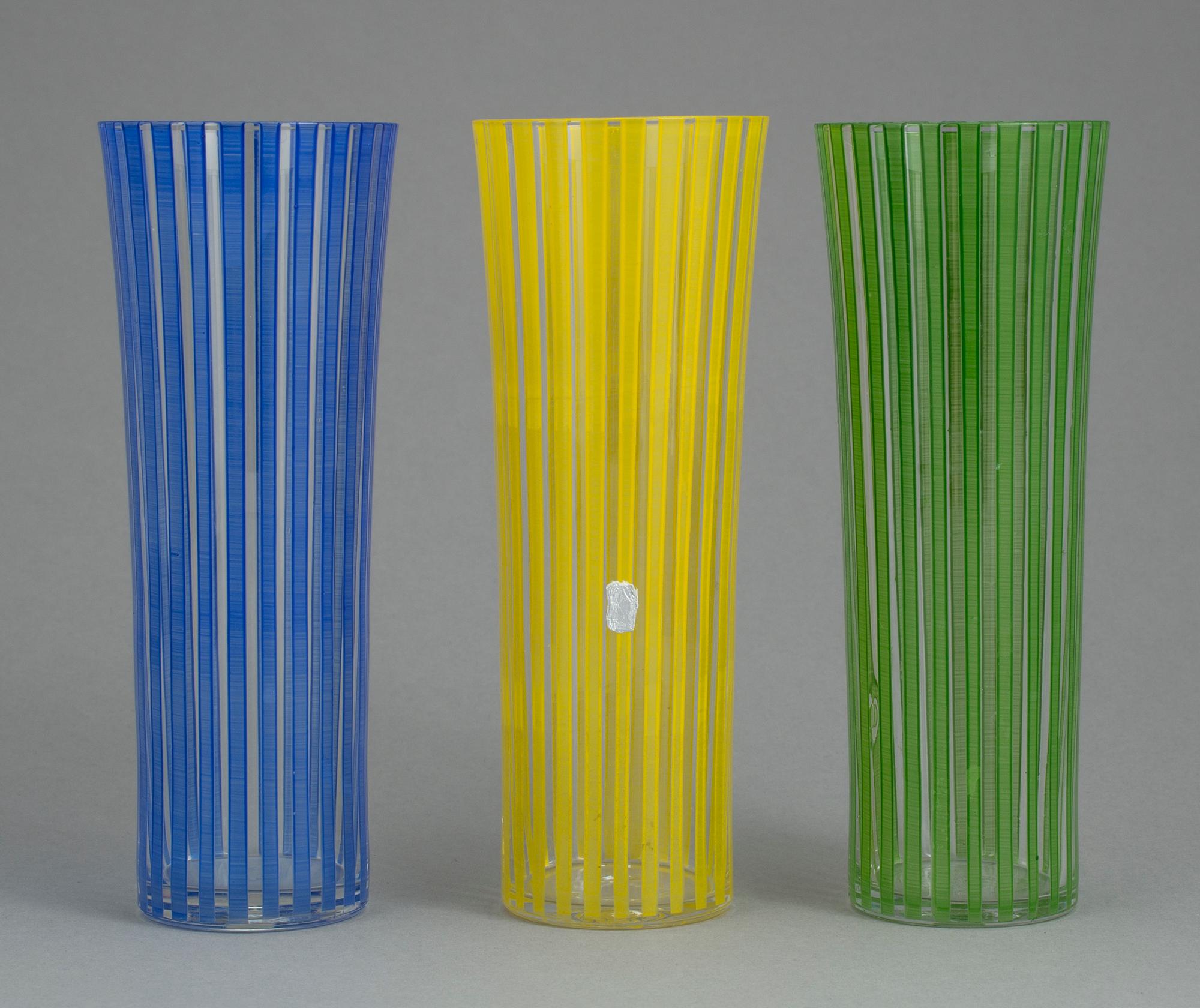 SERVISDELAR, 9 st, glas, "Strikt", Bengt Orup, Johansfors. Formgivna 1952.