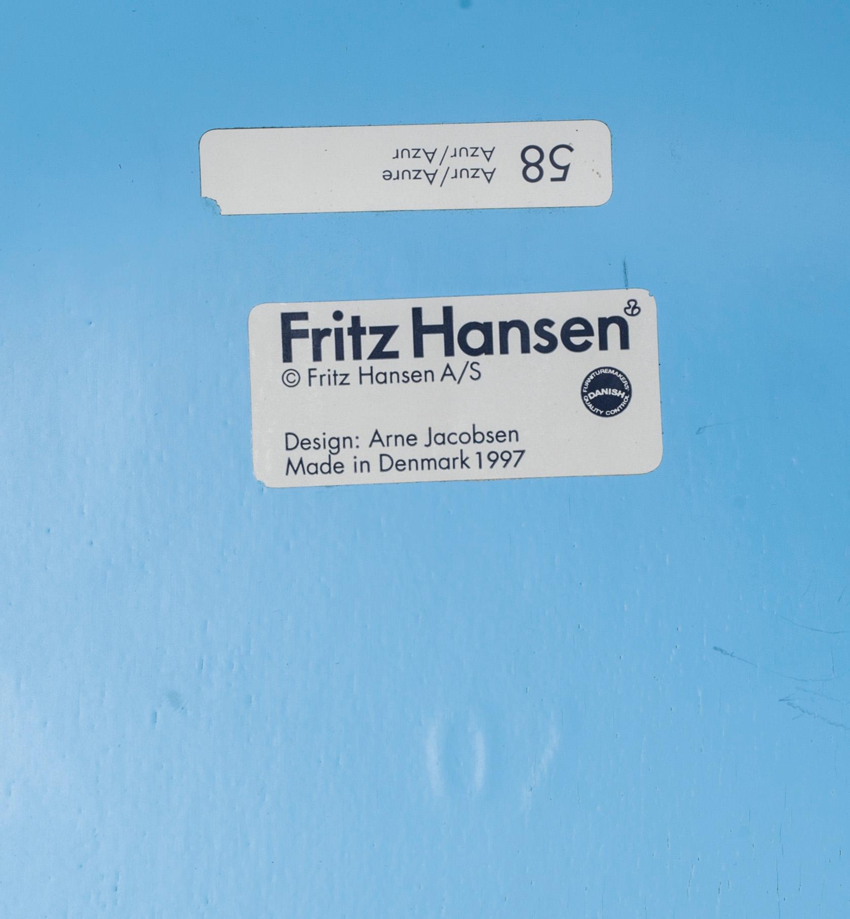 STOLAR, ett par, "Myran", Arne Jacobsen, Fritz Hansen, Danmark, tillverkade 1997.