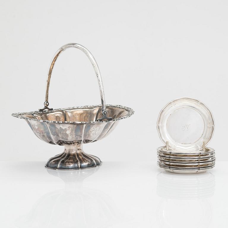 Konfektkorg och glasunderlägg, 12 st, silver, Helsingfors och Tavastehus  1920- och 1930-tal.