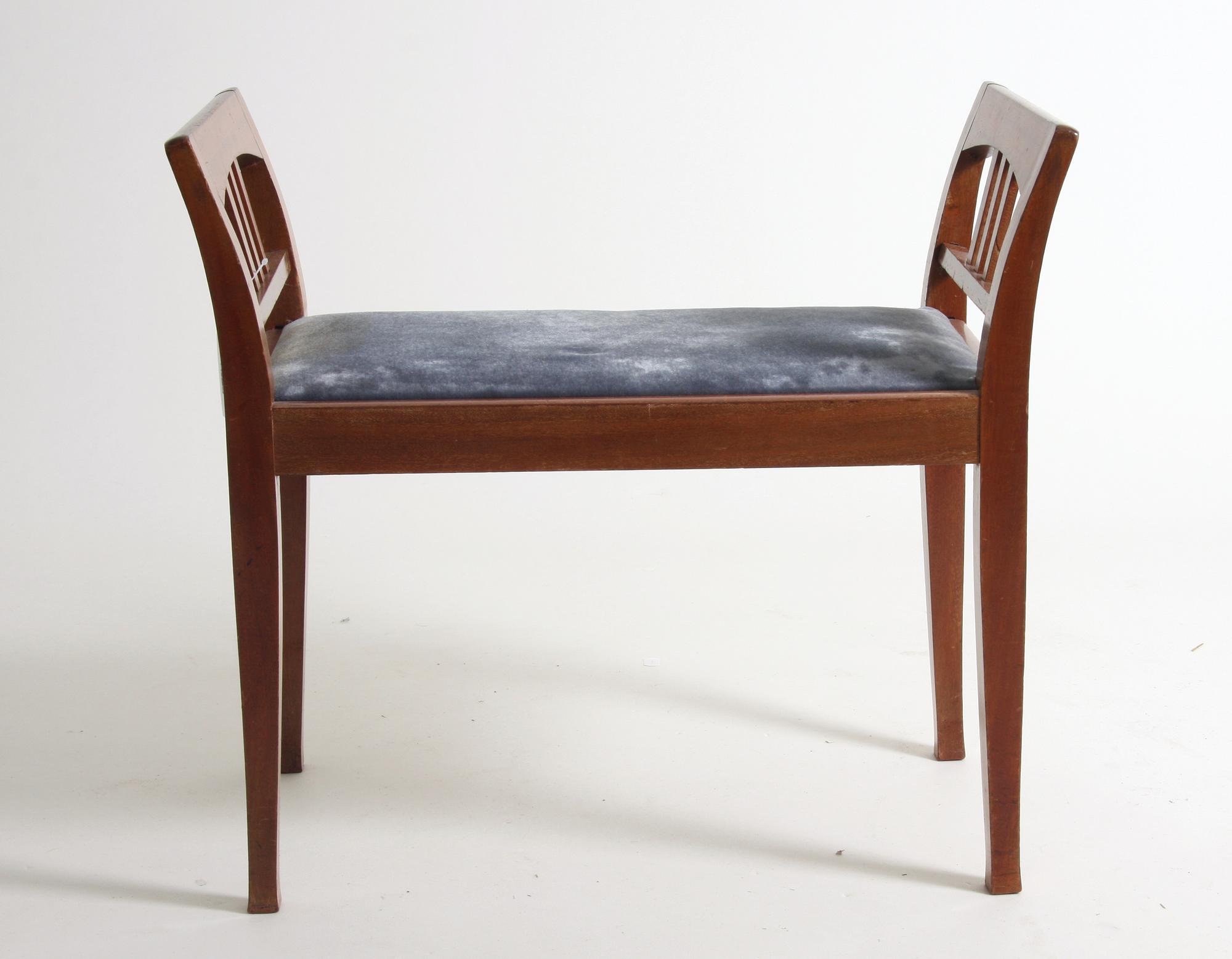 BANKETT/PIANOPALL, Karl Johanstil.