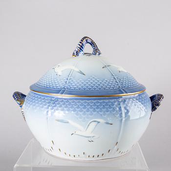 Service 104 pcs "Blue Mew" Bing & Grøndahl Denmark second half of the 20th century porcelain.