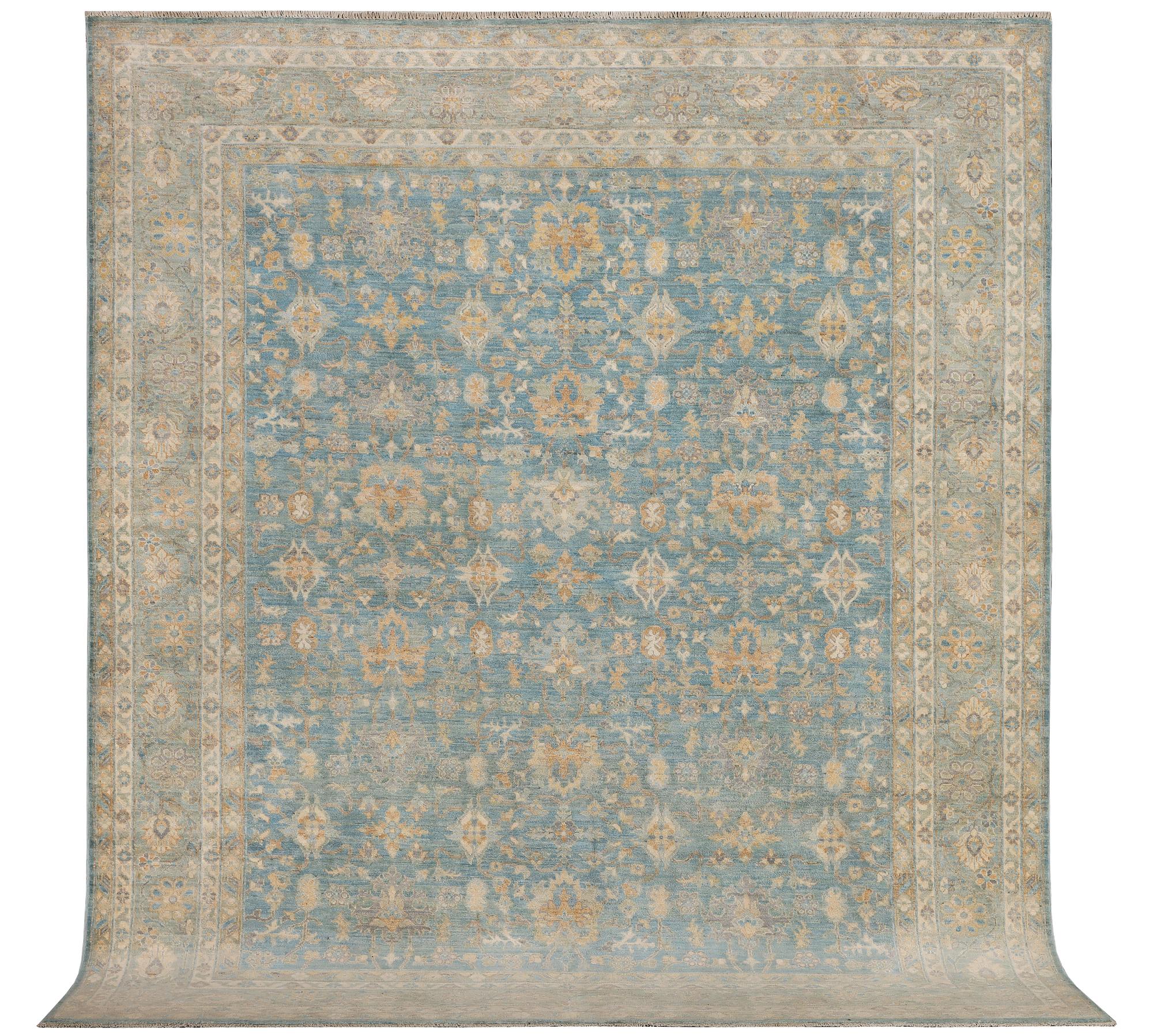 An Ushak carpet, c. 292 x 241 cm.