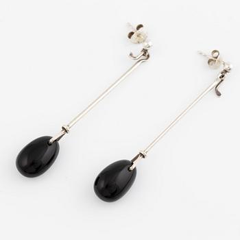 Vivianna Torun Bülow-Hübe, Earrings, Georg Jensen, silver with black stone.