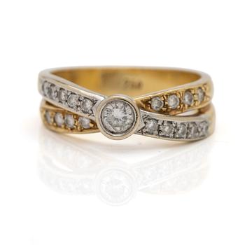 Ring, 18K guld samt diamanter.