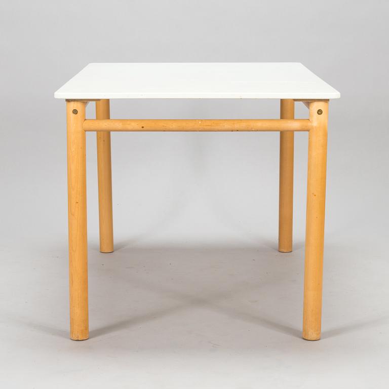 Yrjö Viherheimo & Rudi Merz, 5 stolar och bord, "Pinna", Korkeakoski Oy.