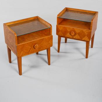 SÄNGBORD, ett par, omkring 1900-talets mitt.