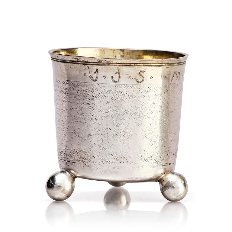 A Swedish 17th century silver beaker, mark of David Richter the elder, Stockholm (active 1630-77 (78)).