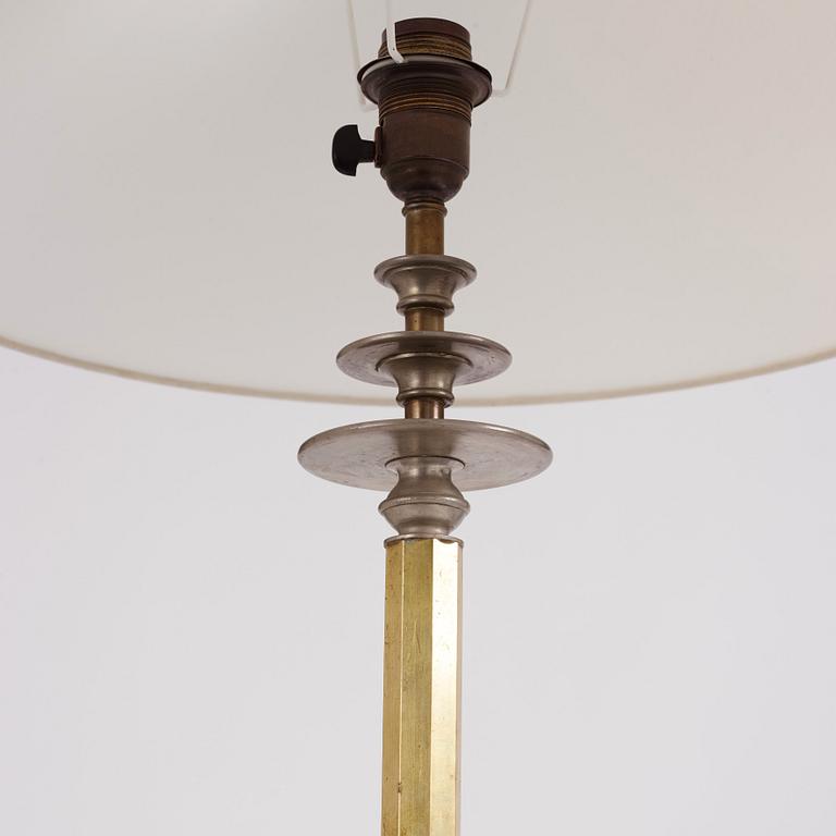 Nils Fougstedt, & Anna Petrus, golvlampa, modell 763 A, Firma Svenskt Tenn, Stockholm 1929.
