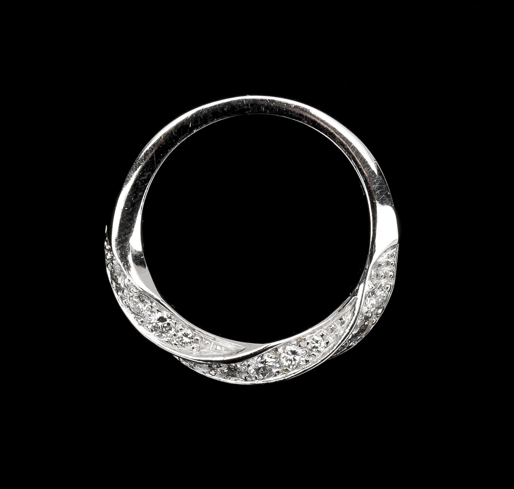 RING, 18k vitguld med briljantslipade diamanter, tot 1.00 ct enl gravyr.