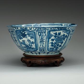 SKÅL, kraakporslin. Ming dynastin, Wanli (1572-1620).
