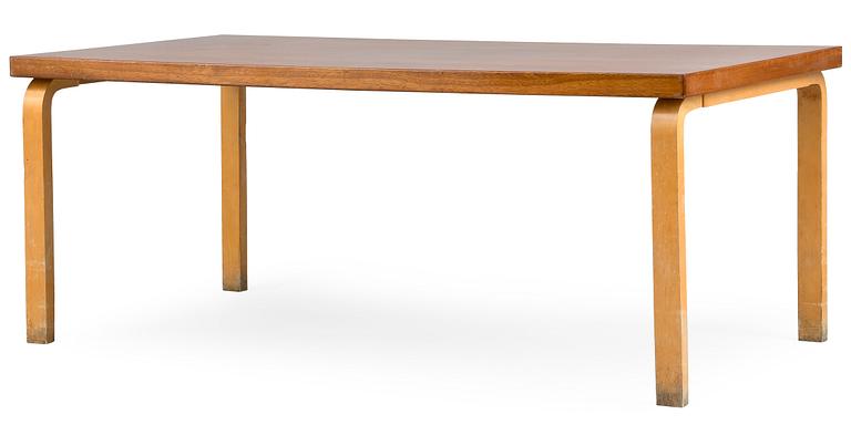 Alvar Aalto, A TABLE.