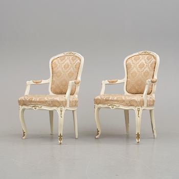 KARMSTOLAR, ett par, Rokoko-stil, 1800-tal.
