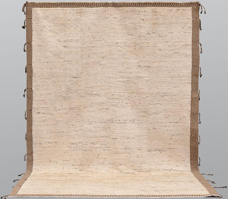 Matta, Marocko design, ca 293 x 206 cm.