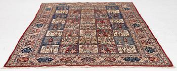 A Sarouk carpet, a. 310 x 210 cm.