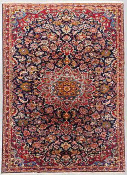 Carpet, western persia, ca 307 x 220 cm.