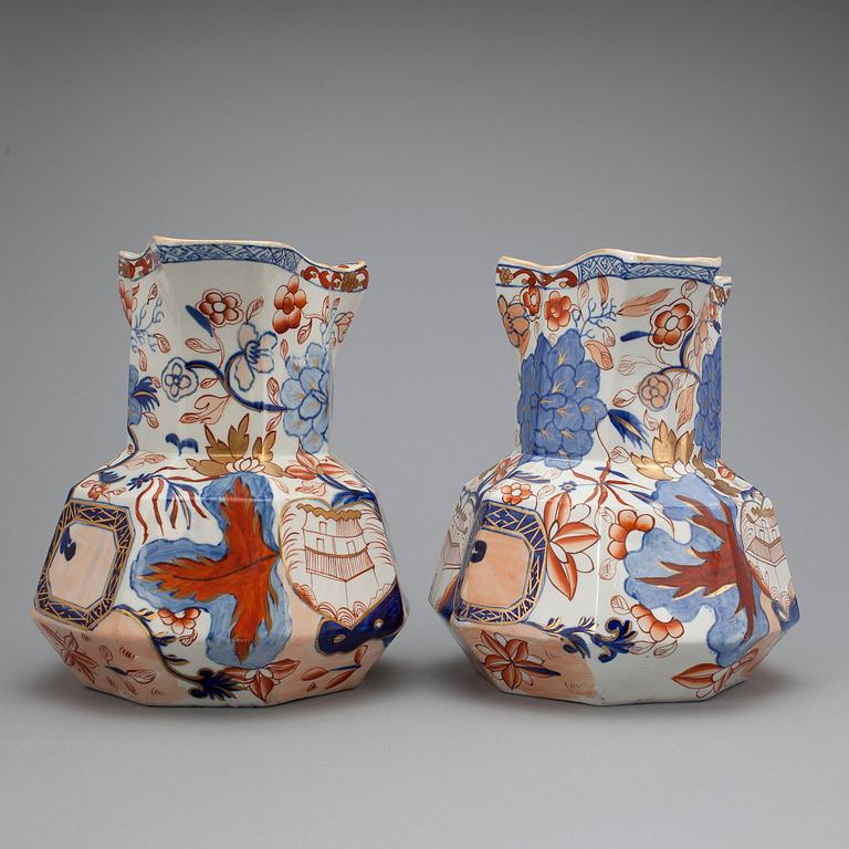 KANNOR, ett par, porslin, Europa 1800-tal.