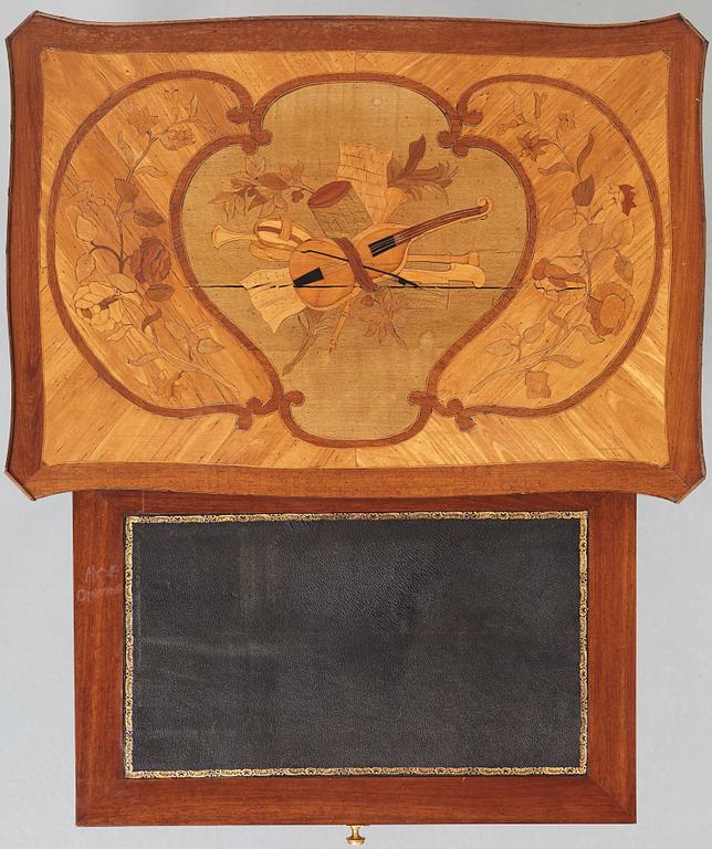 A Louis XV 18th century Table à ecrire.