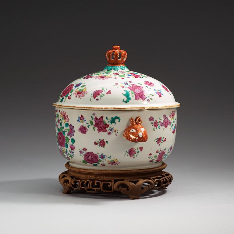 A famille rose tureen with cover, Qing dynasty, Qianlong (1736-95).