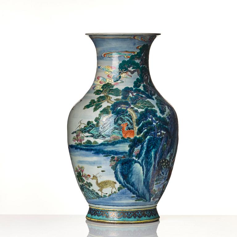 A large famille rose vase, Qing dynasty, circa 1800.