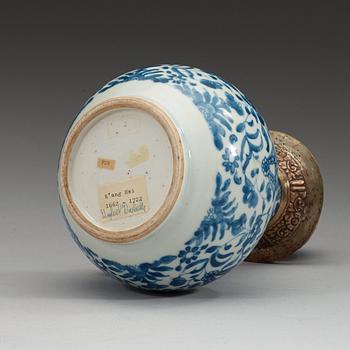 A blue and white kendi, Qing dynasty, Kangxi (1662-1722).