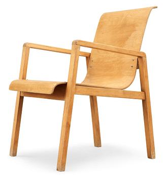 An Alvar AAlto birch plywood armchair, model 51, Huoneakalu-ja Rakennustyötehdas Oy, Artek, Finland.