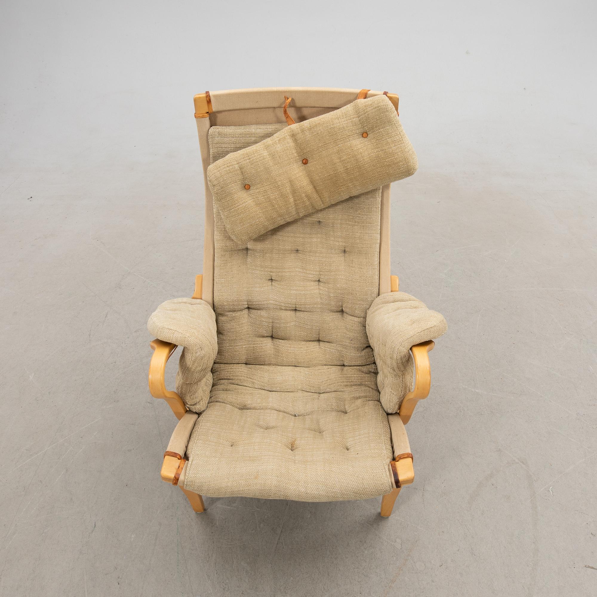 Bruno Mathsson, fåtölj "Pernilla", för Dux sent 1900-tal.