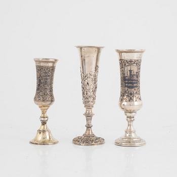 Champagneglas, 3 st, silver, bl a Moskva 1848.