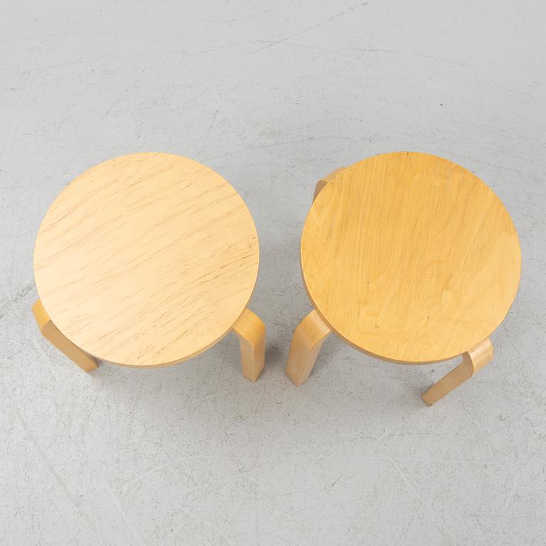 Alvar Aalto, pallar, 2 st, modell 60, Artek, Finland.