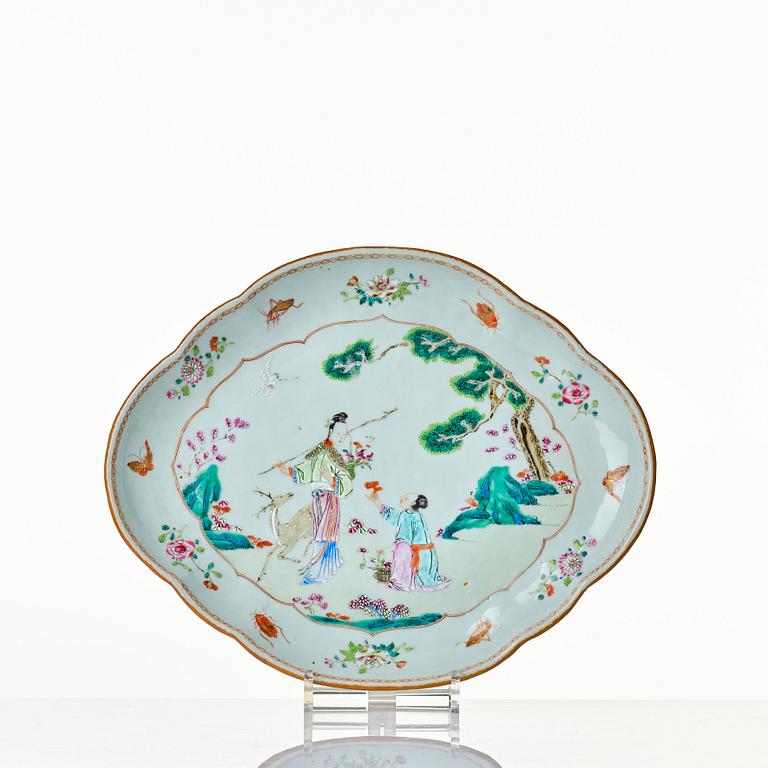 A famille rose tureen with cover and stand, Qing dynasty, Qianlong (1736-95).