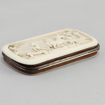 CIGARRETUI, ben samt vitmetall, 1800-tal.