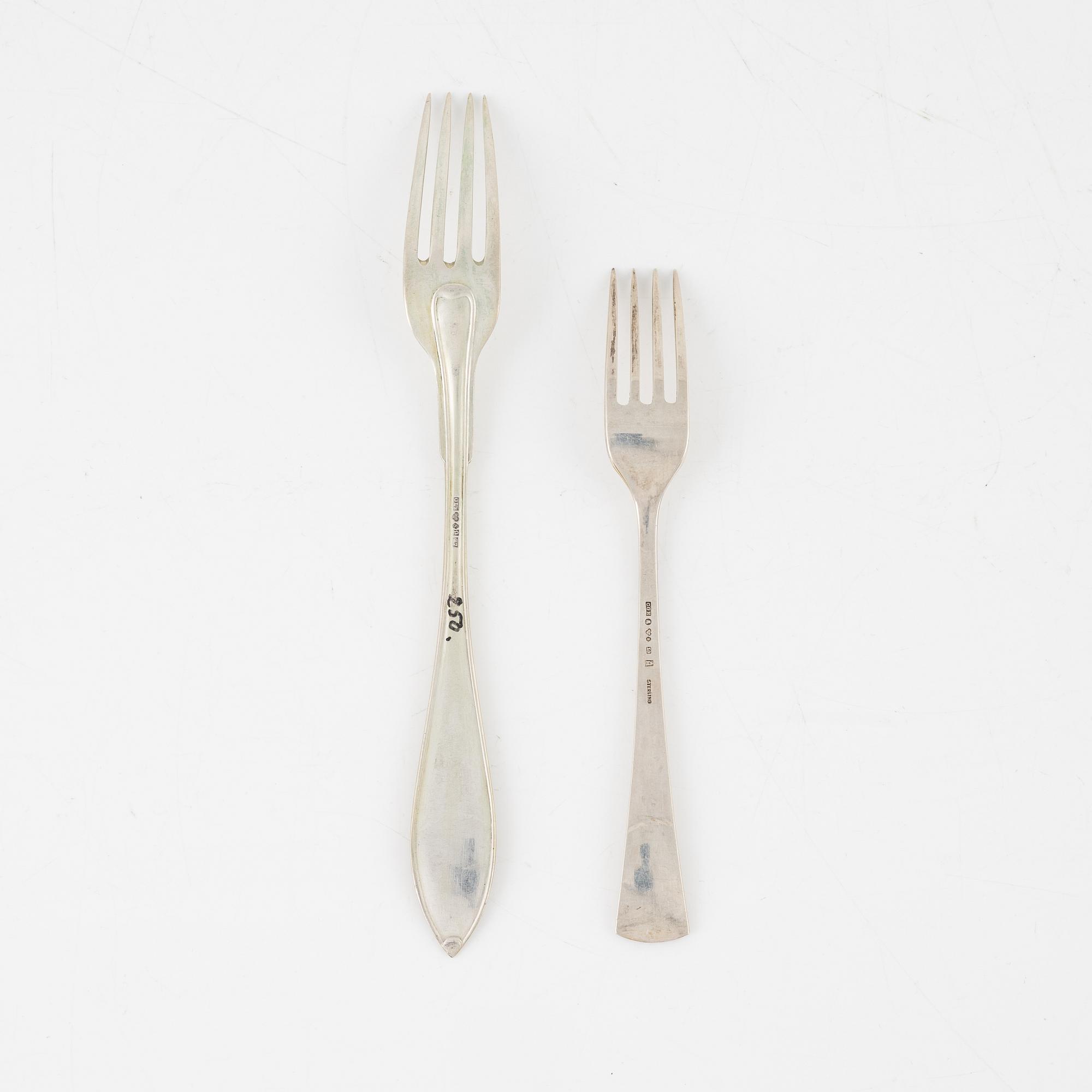 Bordsgafflar, 11 st, silver, Otto Larsson, Landskrona, 1917, Smörgåsgafflar, 12 st, silver, C.G.H. Stockholm, 1956-61.