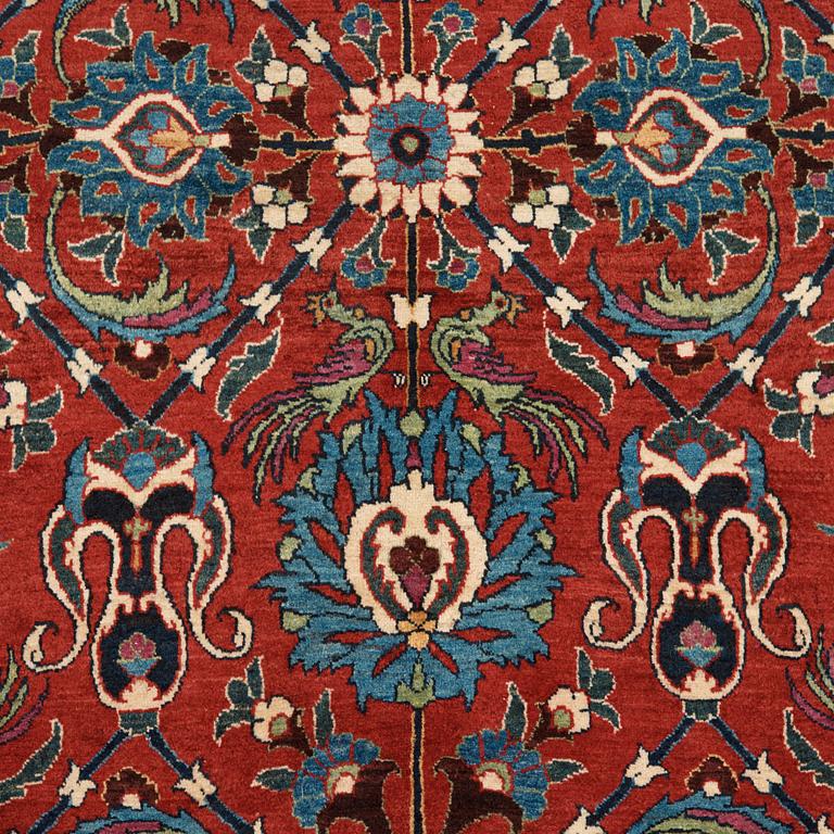 A CARPET. A semi-antique Veramin probobly. 303-311 x 208,5 cm.