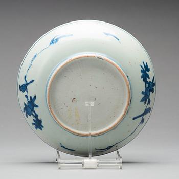 A blue and white porcelain dish, Ming dynasty (1368-1644).