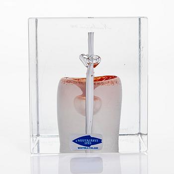 Oiva Toikka, annual glass cube, signed Oiva Toikka, Nuutajärvi 1985, 71/2000.