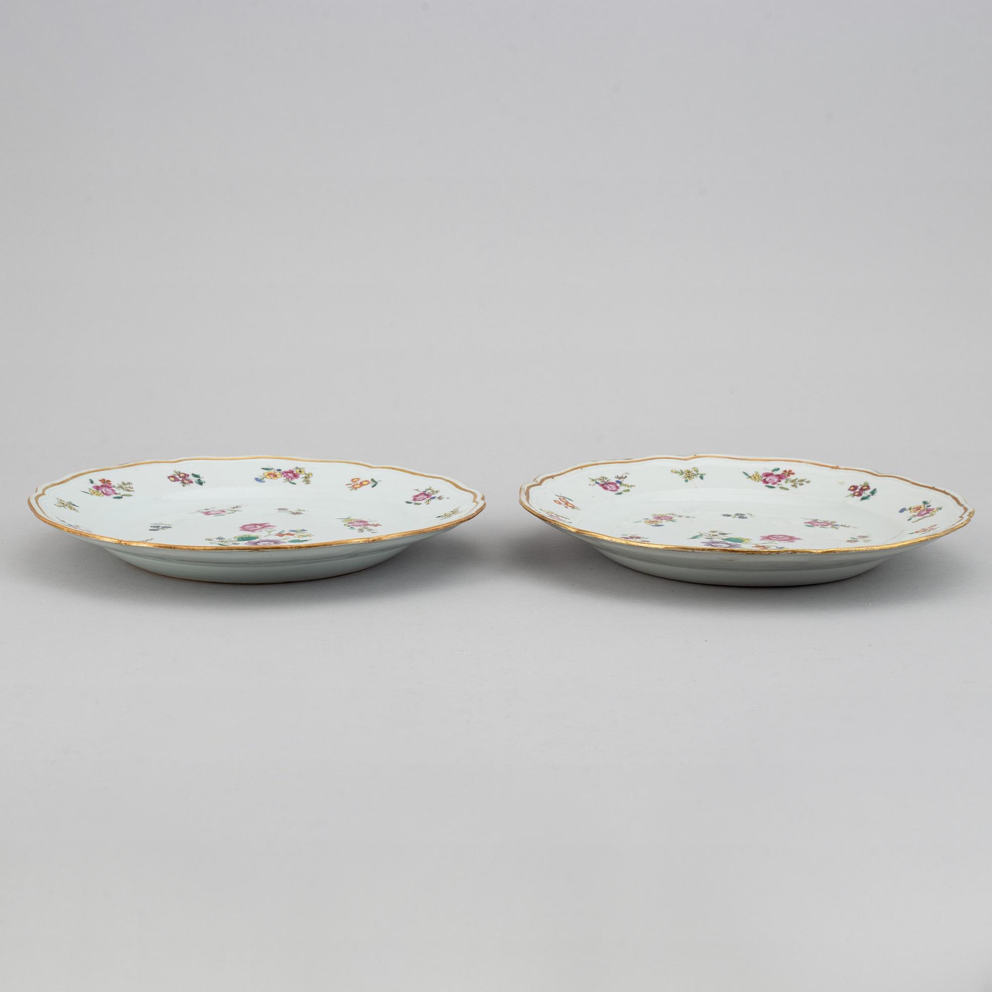 A pair of famille rose dishes, QIng dynasty, Qianlong (1736-95).
