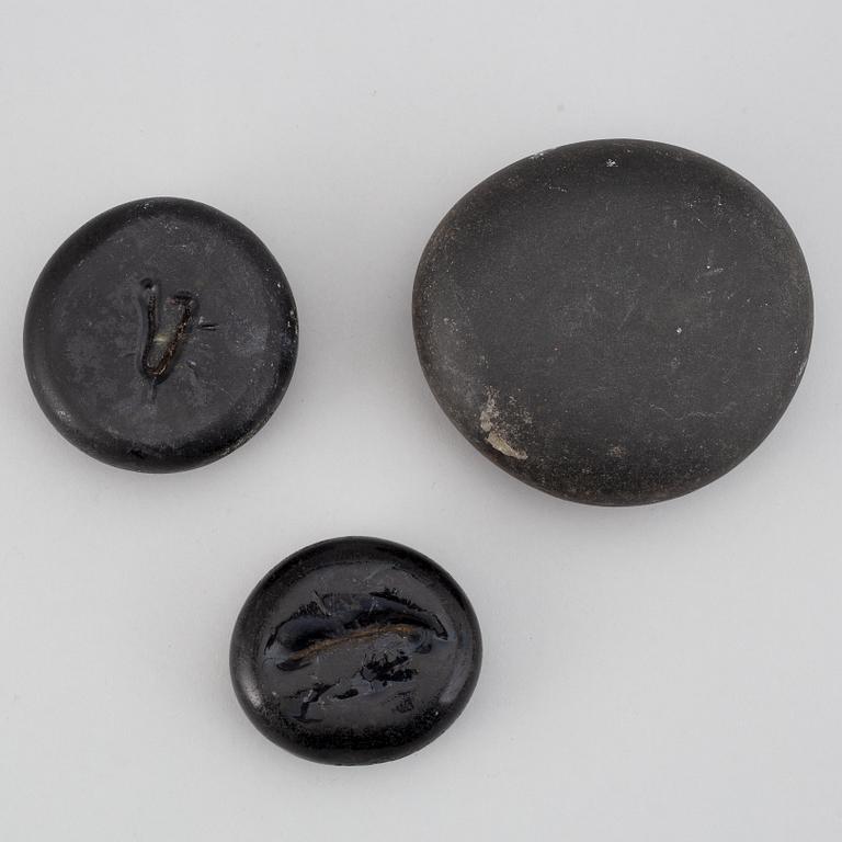 GLÄTTESTENAR, 5 st, glas, 1700-/1800-tal.