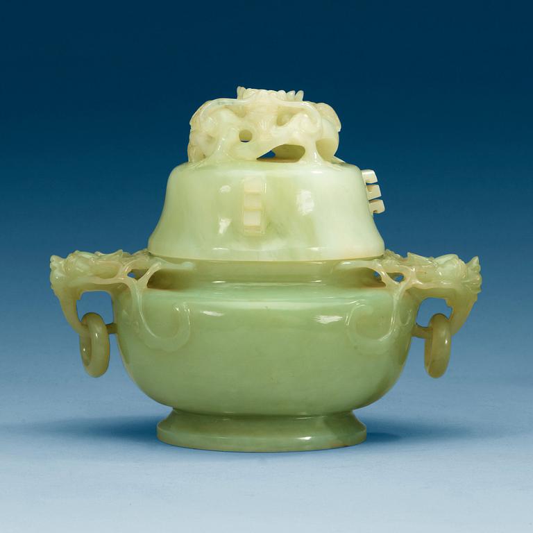 RÖKELSEKAR, nefrit, Kina. Troligen 1800-tal.