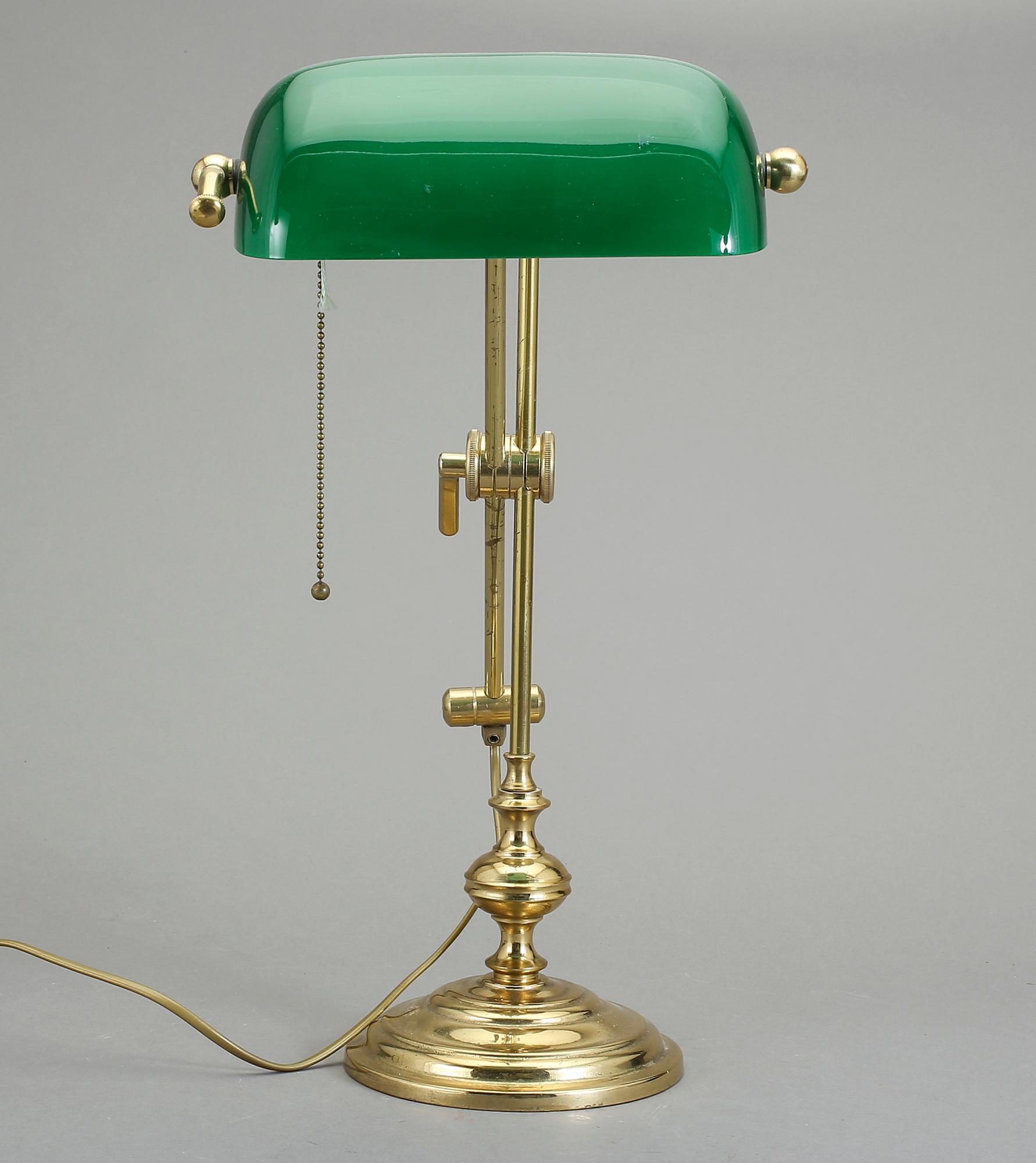 SKRIVBORDSLAMPA, 1900-talet andra hälft.