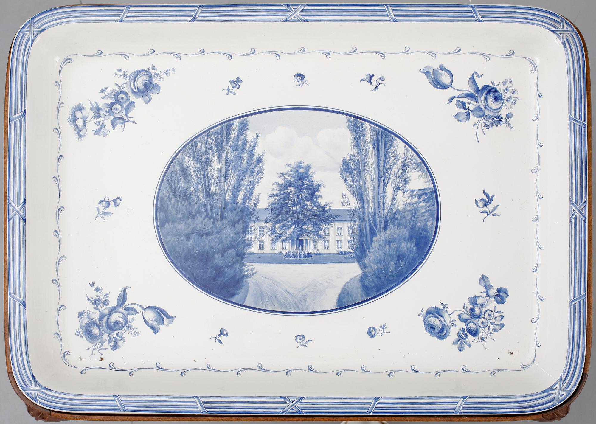 TEBORD MED PORSLINSBRICKA, senbarockstil, Rörstrand, monogramsign Emma Lindberg o dat 1916.