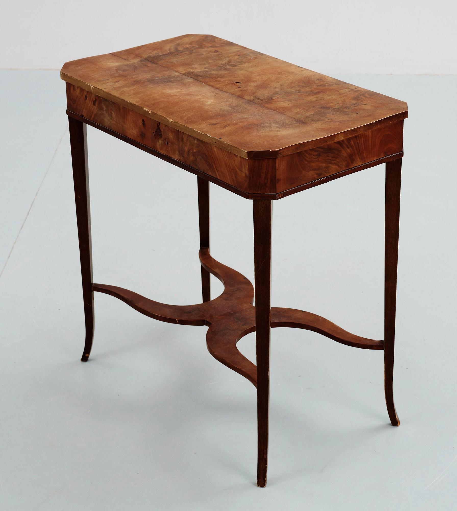 DAMARBETSBORD, senempire, 1800-talets första hälft.