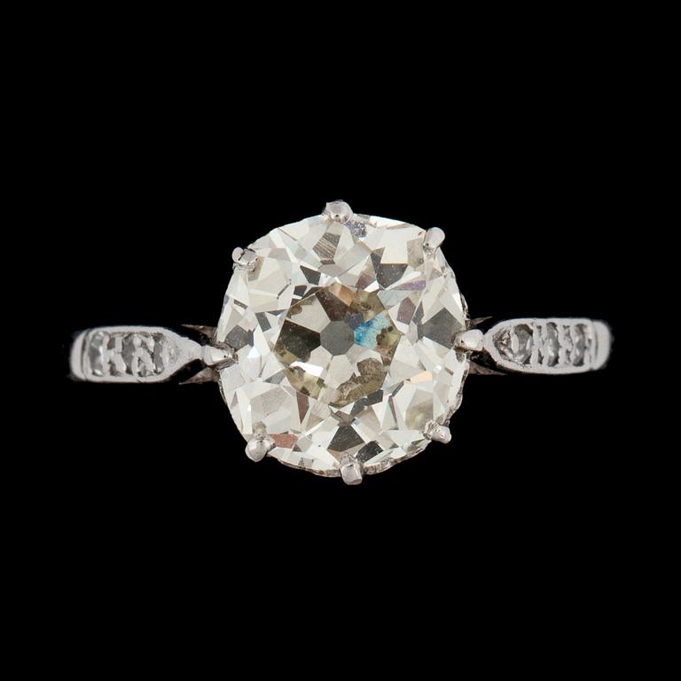 A old cut diamond, circa 2.29 cts. Quality circa L/ SI. Size 51.