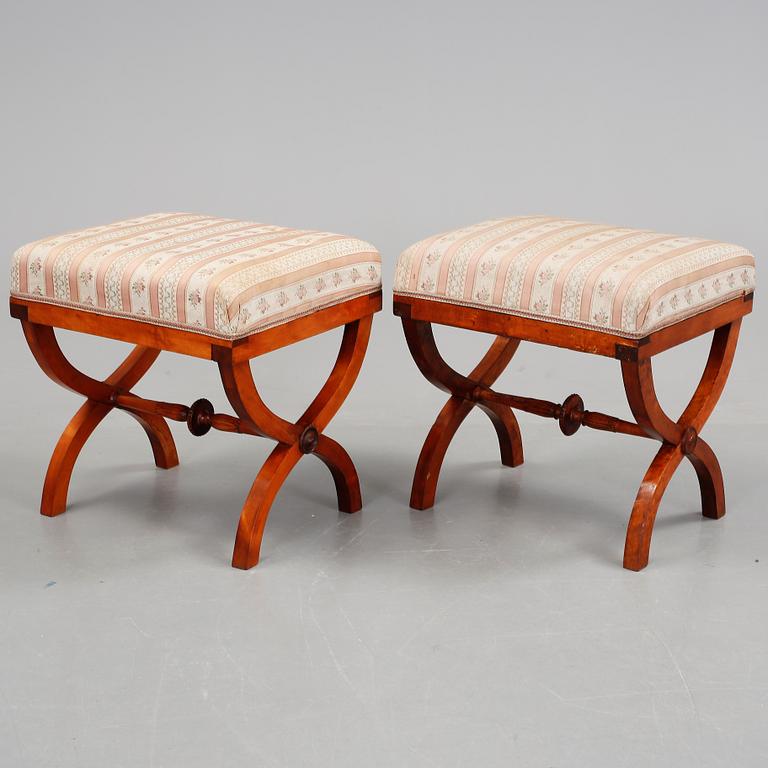 TABURETTER, 2 st, 1800-tal.