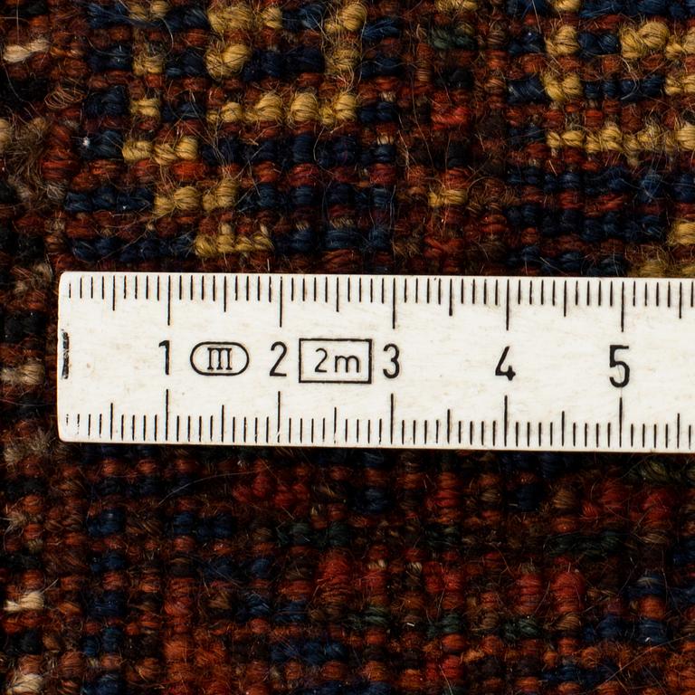 MATTA, semiantik Shiraz, ca 222 x 189 cm.