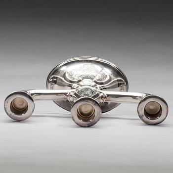 LJUSSTAKE FÖR TRE LJUS, silver, Kultakeskus, Tavastehus 1973. Totalvikt 389 g.
