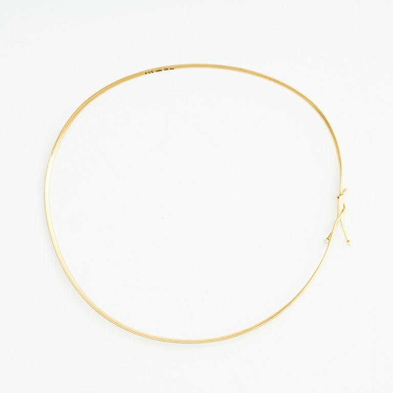 Vivianna Torun Bülow-Hübe, an 18k gold necklace, Georg Jensen, Copenhagen post 1945, design nr 904, clasp with two pearls.