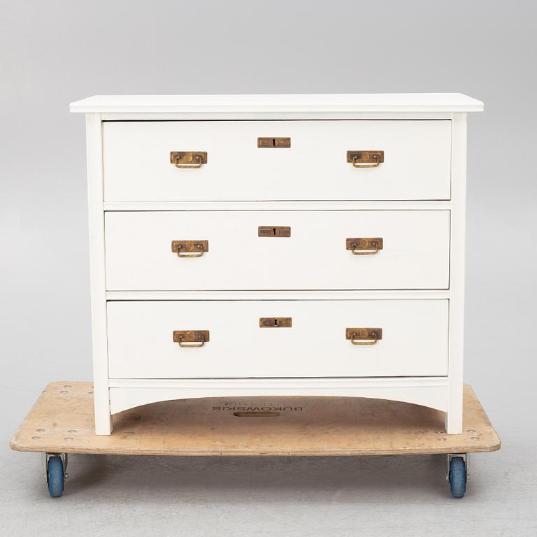 Chest of drawers, early 20th century.