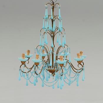 TAKLAMPA, Italien, enligt uppgift inköpt på Nordiska Kompaniet. Höjd ca 92 cm.